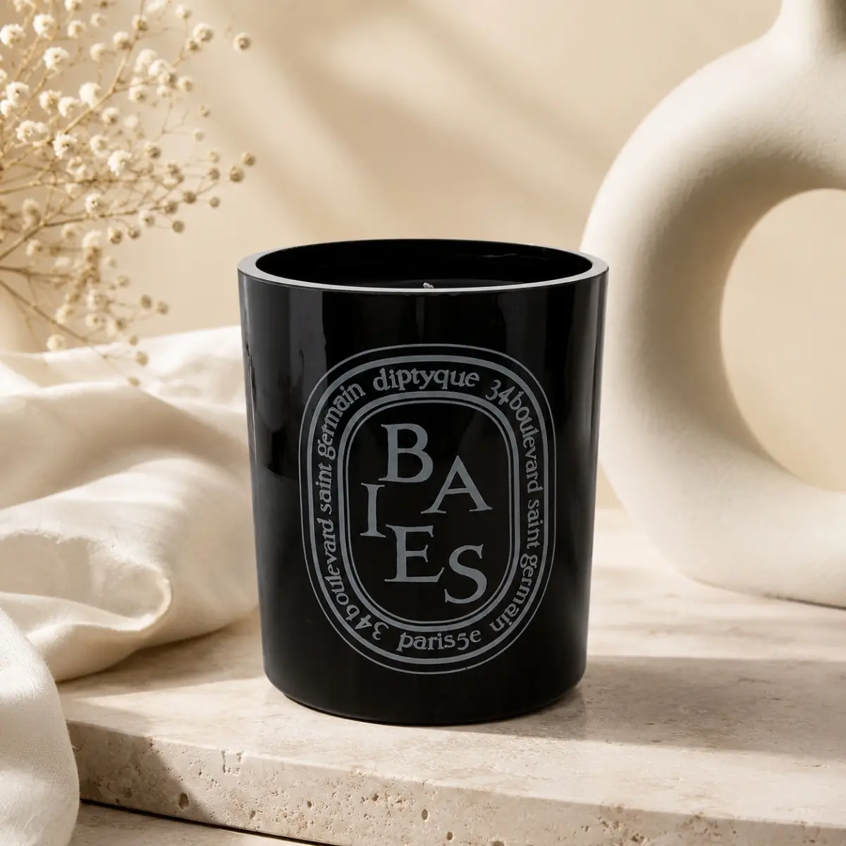Diptyque Baies Medium Scented Candle 300g – Blackcurrant & Rose Fragrance, Luxury Home Fragrance