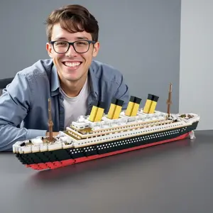 Titanic Cruise Ship Building Block Set, Building Blocks Set, Model Boat Kit, 3100+ Pieces, Desk Decor Art Display, Christmas Halloween Thanksgiving Valentine New Year Birthday Gift