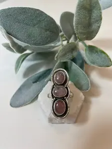 22* Sz 8 Pink Rose Quartz Ring-3 Stones