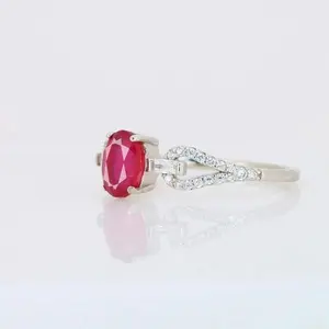 Anillo de Rubí Natural Rojo Intenso en Plata 925 Certificada