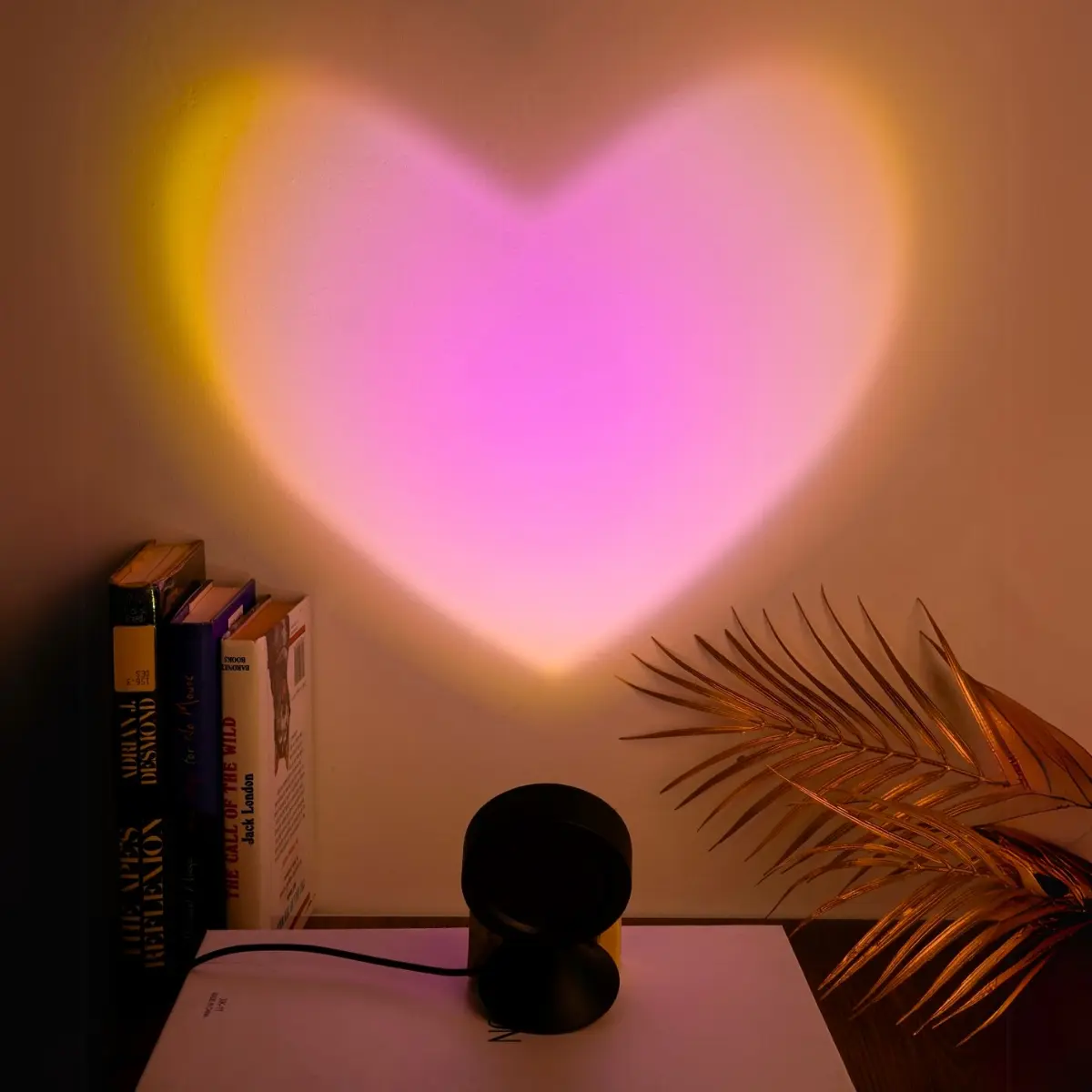 Heart Projection Lamp, LED Lighting, Led Mood Light, Decorative Mood Lamp, Home Decor for Living Room Bedside Bedroom, Mini Portable Design, Romantic Light Effect, USB Nightlight, Heart Shape Light