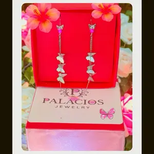 Palacios Jewelry Aritos de Mariposa Laminados de Silver Butterfly Earrings in Elegant Gift Box