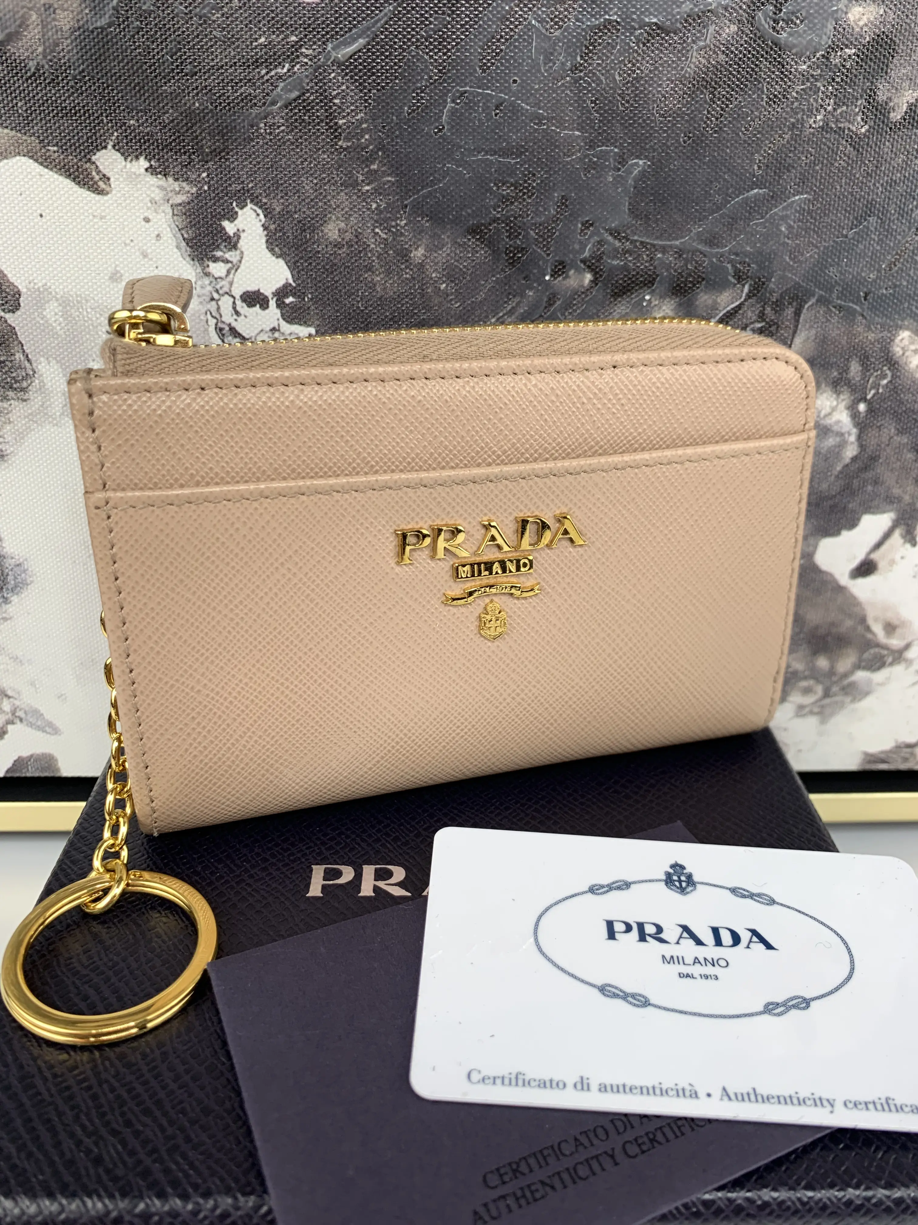 Pre-owned leather Small Leather Goods Card Case and Key Holder