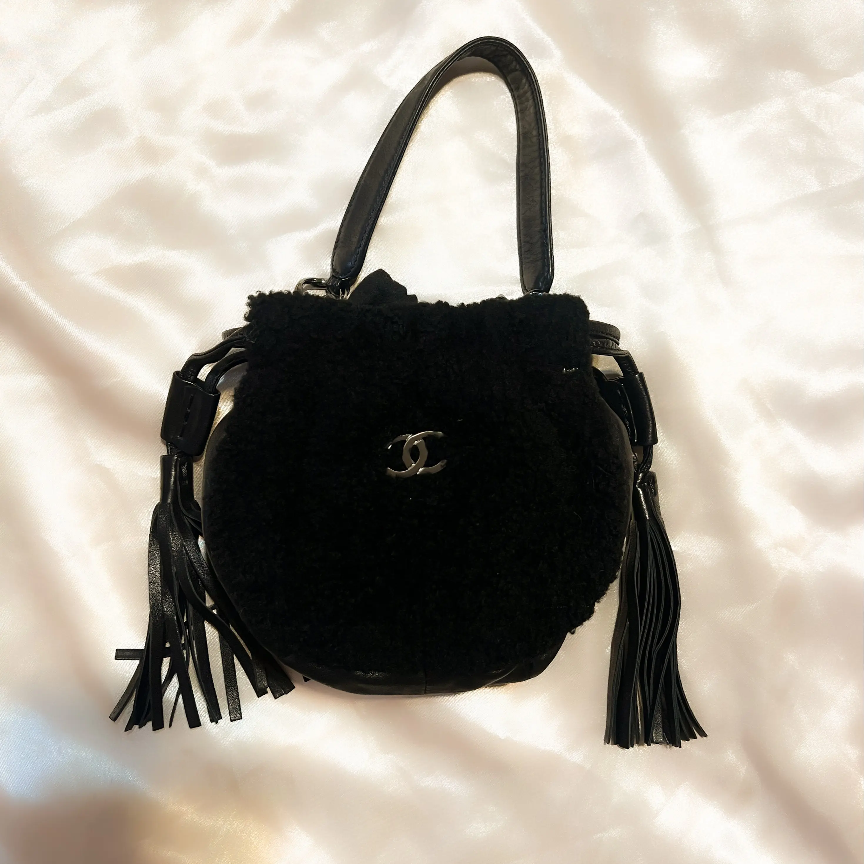 Pre-owned CHANEL Leather Mini Bags CC Logo Bucket Bag