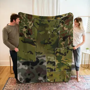 Camouflage Patchwork Plush Blanket, Soft Fleece Throw for Office Nap, Sofa Rest, Car Warmth, Camping, Unisex Large Size, All Seasons Use, Winter Blanket