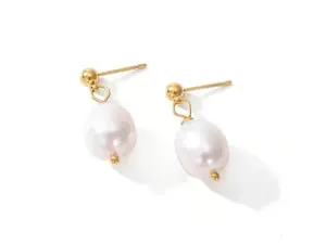 E58- Beautiful Freshwater Pearls Earrings!