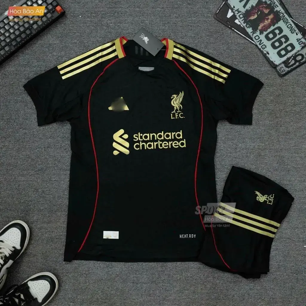 Liverpool FC Black Training Football Kit 2025-26