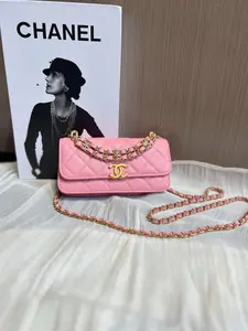 Pre-owned CHANEL Premium Grained Caviar Calfskin Leather Shoulder Bags WOC with Crystal Flower Chain（98668650）