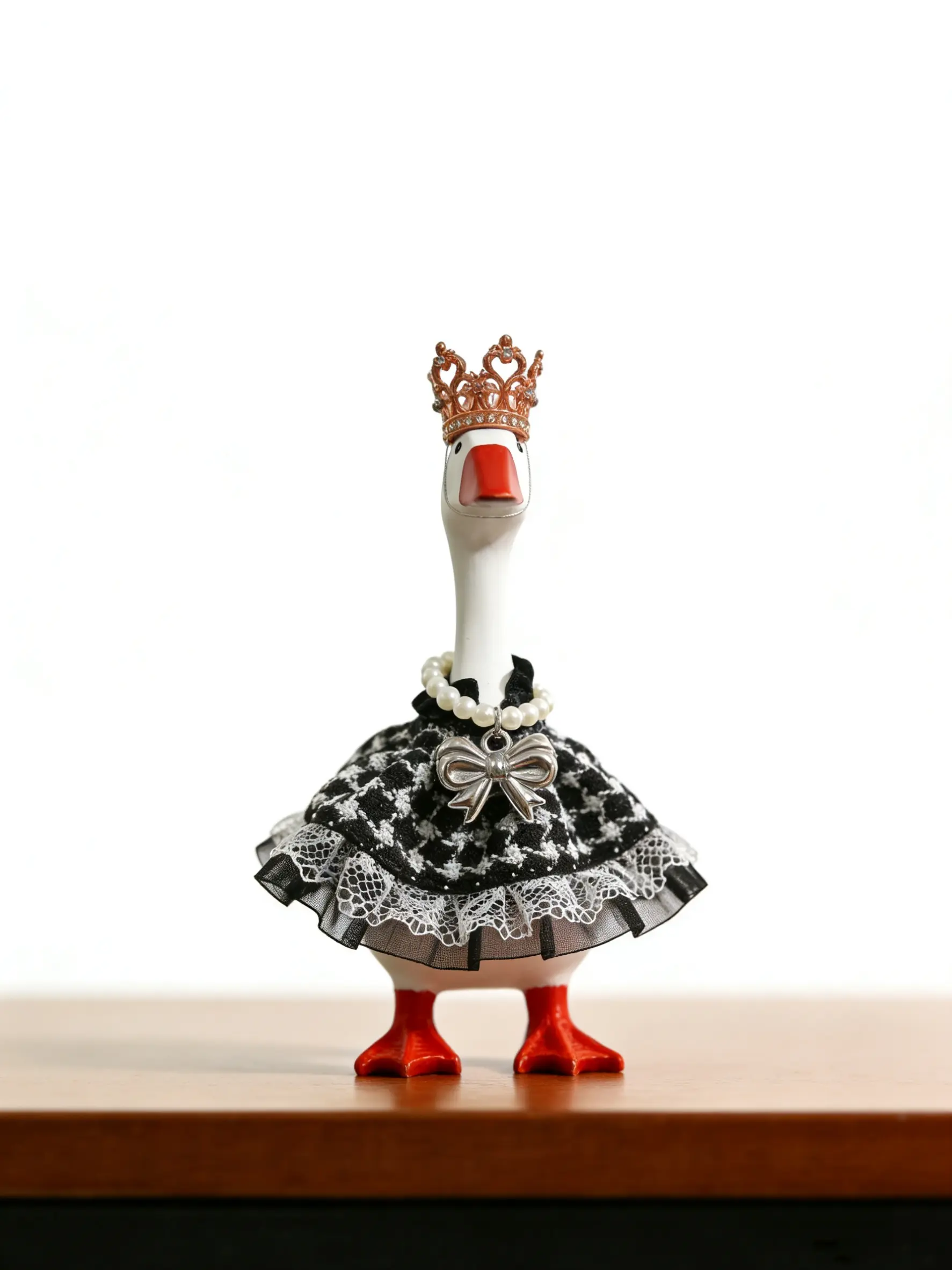 7-Inch Magnetic Goose Outfit Hat Set with Adjustable Strap, Mini Porch Goose Decoration Headwear for Sculpture Key Holder (Excluding Geese)