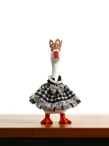 7 Inch Goose Outfits Hat with Adjustable Strap Mini Porch Goose Headwear for Statue Key Holder（Excluding geese）