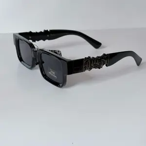 Stylish Black Square Sunglasses with Unique Carved Design for Men and Women