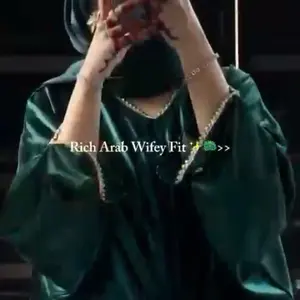 Luxury Velvet Kaftan – Original Model Shoot (Style: Kaftan)