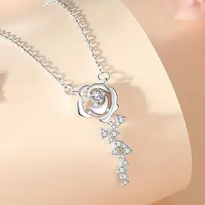 This ethereal rose necklace is a simple yet luxurious design, perfect for everyday wear, commuting, or as a special holiday gift.