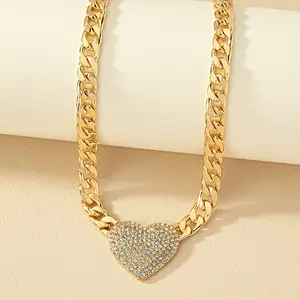 New Hot Selling Multifunctional Heart Shaped Pendant Necklace for Women Winter Trendy Collarbone Chain Suitable for Parties Anniversaries All Seasons Ideal Christmas Gift for Her