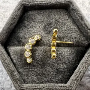 Gold Diamond Ear Climber | 5 Diamonds Ear Cuff in Silver / Gold | Diamond Stud Earrings | Crawler Sterling Silver Moissanite Curve Stud Earrings | Bezel Set Arc Studs | Modern Minimal Jewelry