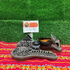 Kitchen Set Pack Relieve Cielito Lindo, color Negro (Salsera Relieve, Napkin, Salero y Porta Spoon).