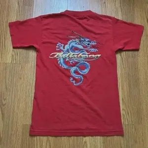 Vintage 90s Y2K Billabong Dragon Surfing T-Shirt Vintage 90s Y2K Billabong Dragon Surfing T-Shirt