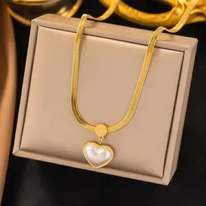 Heart Pearl Necklace - Elegant Gold Chain with Heart-Shaped Pearl Pendant for Women's Jewelry Collection