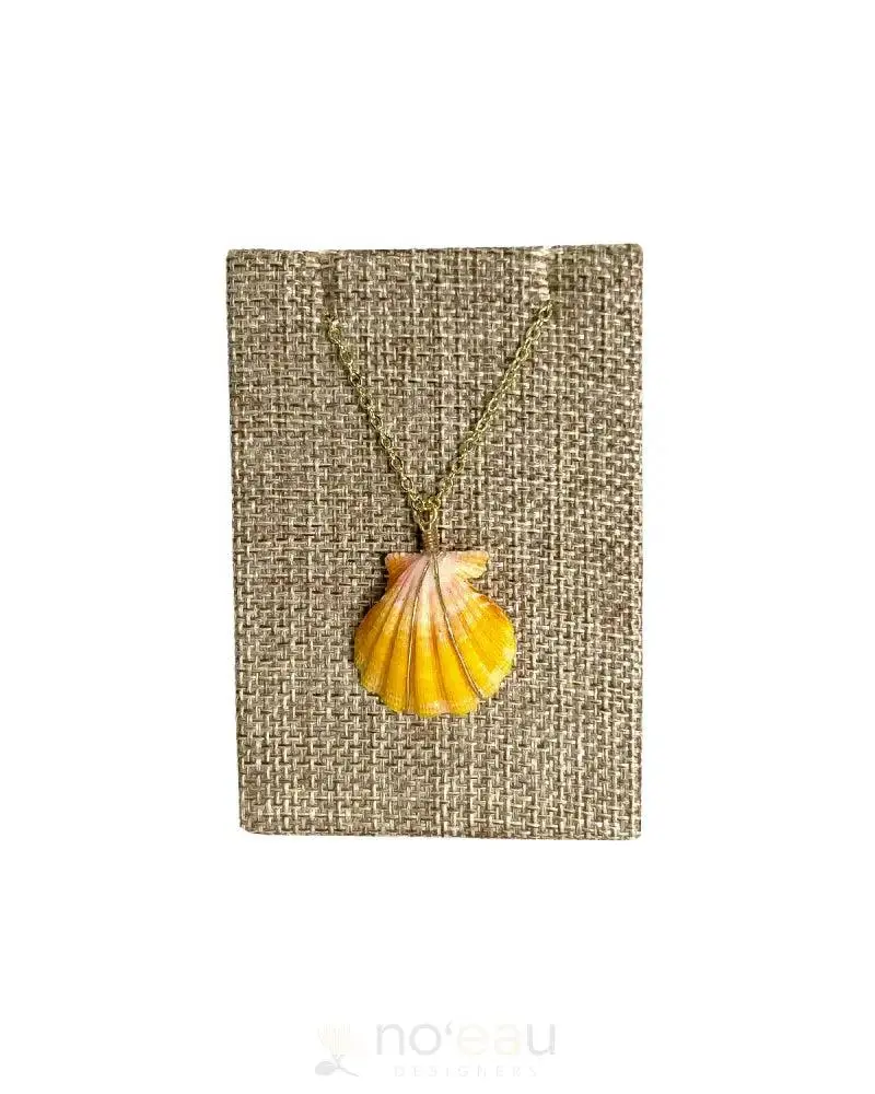 THE MODERN MOMI - Gold Plated Sunrise Shell Necklace