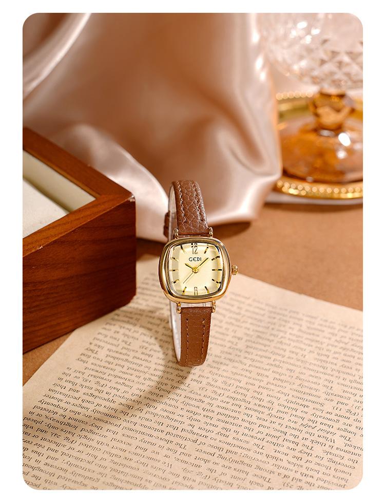 GEDI Vintage Oval Leather Watch for Women - Small Dainty Quartz Wristwatch, Minimalist Ancora Red Aesthetic Watch