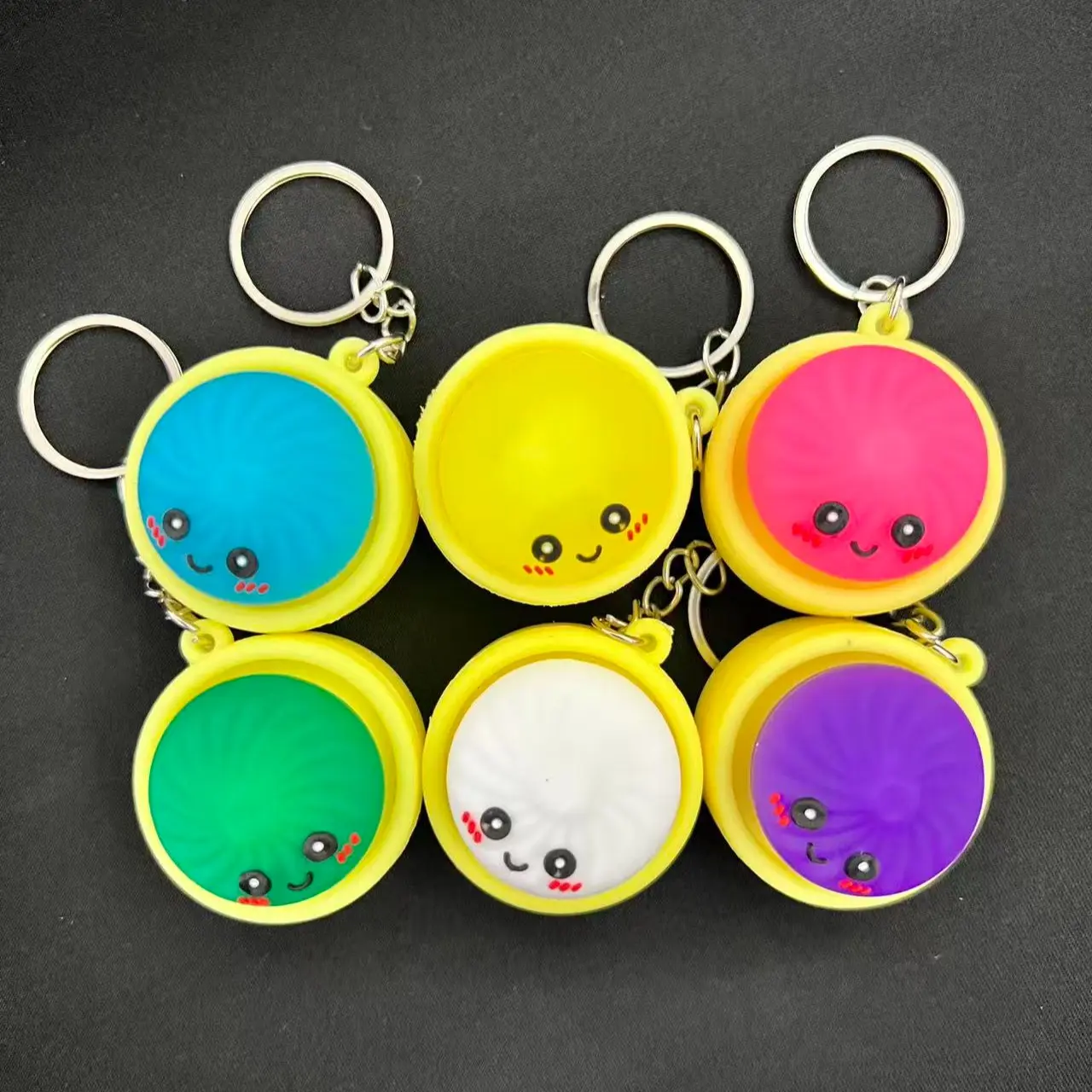 Light-Up Cute Dumpling Pressable Fidget Keychain - PVC Food‑Shaped Charm, Wear‑Resistant Stress Relief Toy for Daily Use, Party & Gifting
