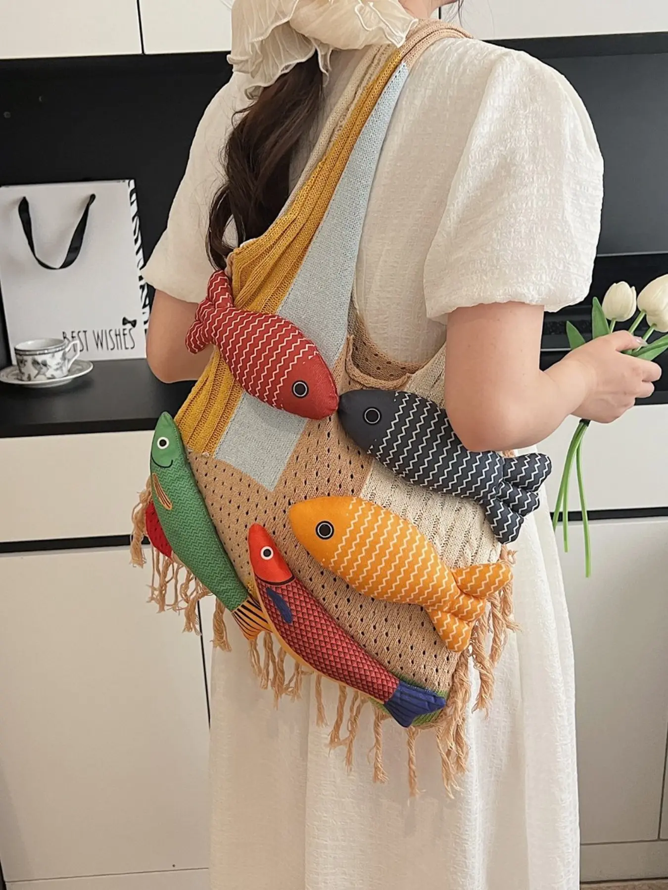 Women's Patchwork Fish Canvas Bag, Fashion Patterned Bag, High-End Commuter Handbag, Cute Shoulder Bag, Ideal for Beach Vacation, Shopping, Daily Use, Fashion Bags
