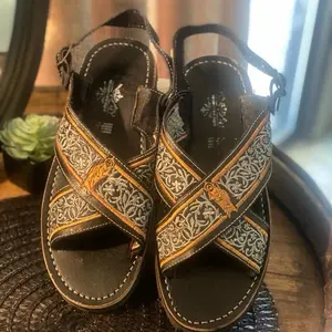 SAN JUDITAS TADEO DORADO / MEN’S CRUZADO HUARACHES