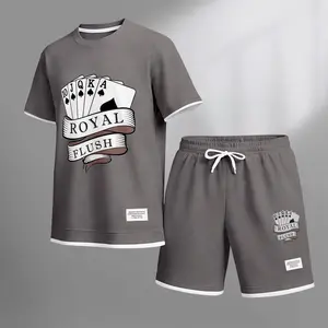 Men's Poker Theme print drawstring shorts set for spring/summer, a casual summer outfit including a short-sleeved shirt and shorts, suitable for everyday wear and sports. A two-piece set for a relaxed and energetic lifestyle.