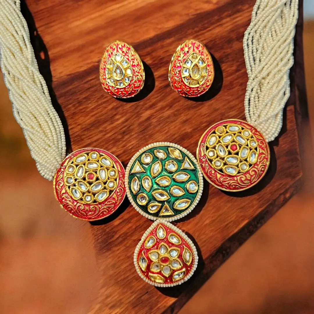HOOR- kundan necklace set