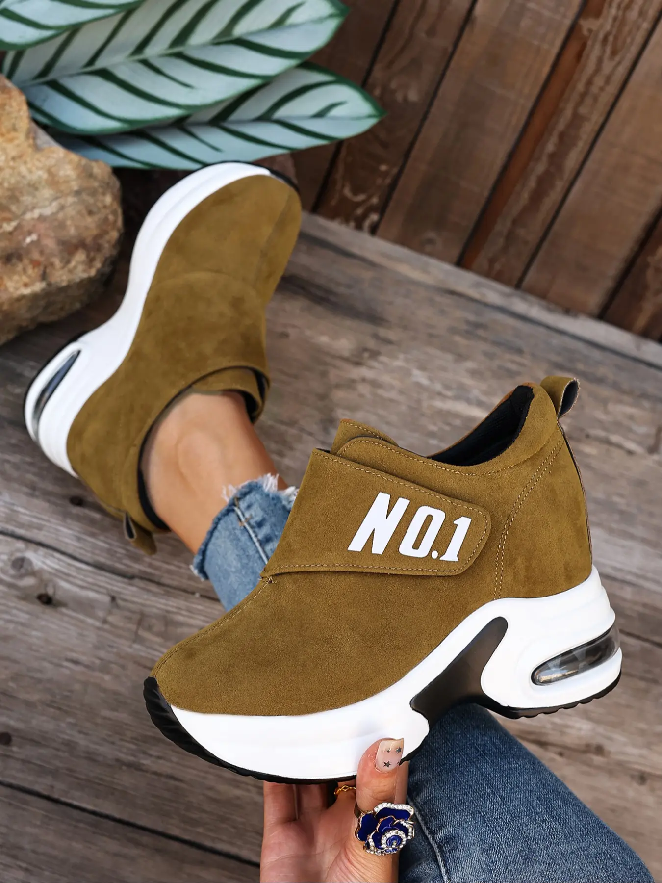 New Women's Height Increasing Shoes, Thick Air Cushion Casual Sports Sneakers, Versatile Elastic Strap Wedge Dad Shoes, Thick Sole Sneakers, Fashionable Casual Sneakers, All Seasons, Thick Soled Sneakers