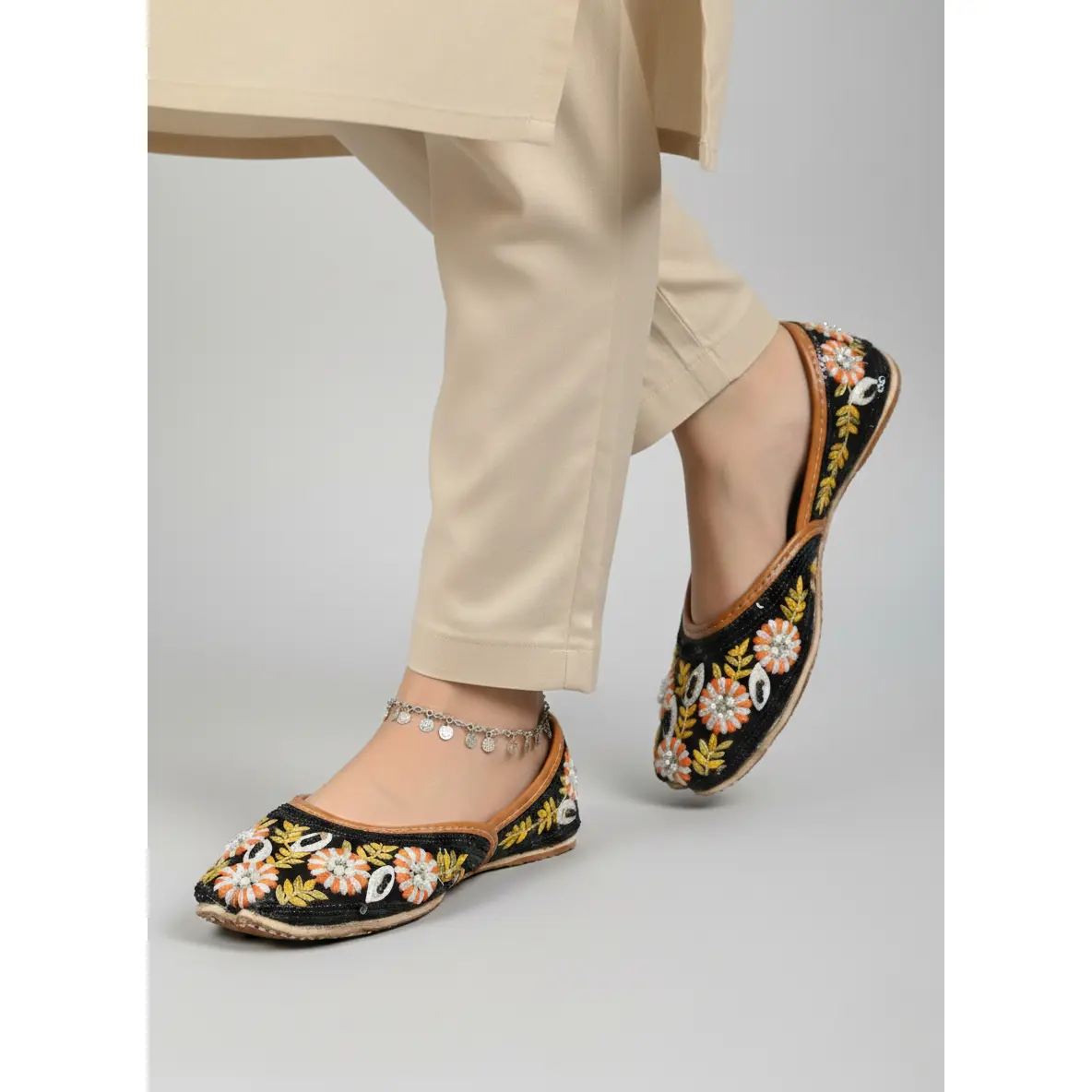 Women's Thread Work Flat Khussa Shoes, Traditional Embroidered Ballet Flats for Casual Wear