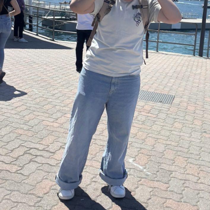 Item: LIGHT INDIGO, 34W x 32L