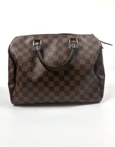 Pre-owned Louis Vuitton leather top handle bag LV Speedy30 Classic Design for Easy Carrying Versatile for Daily Use or Special Occasions Elevate Your Style with LV