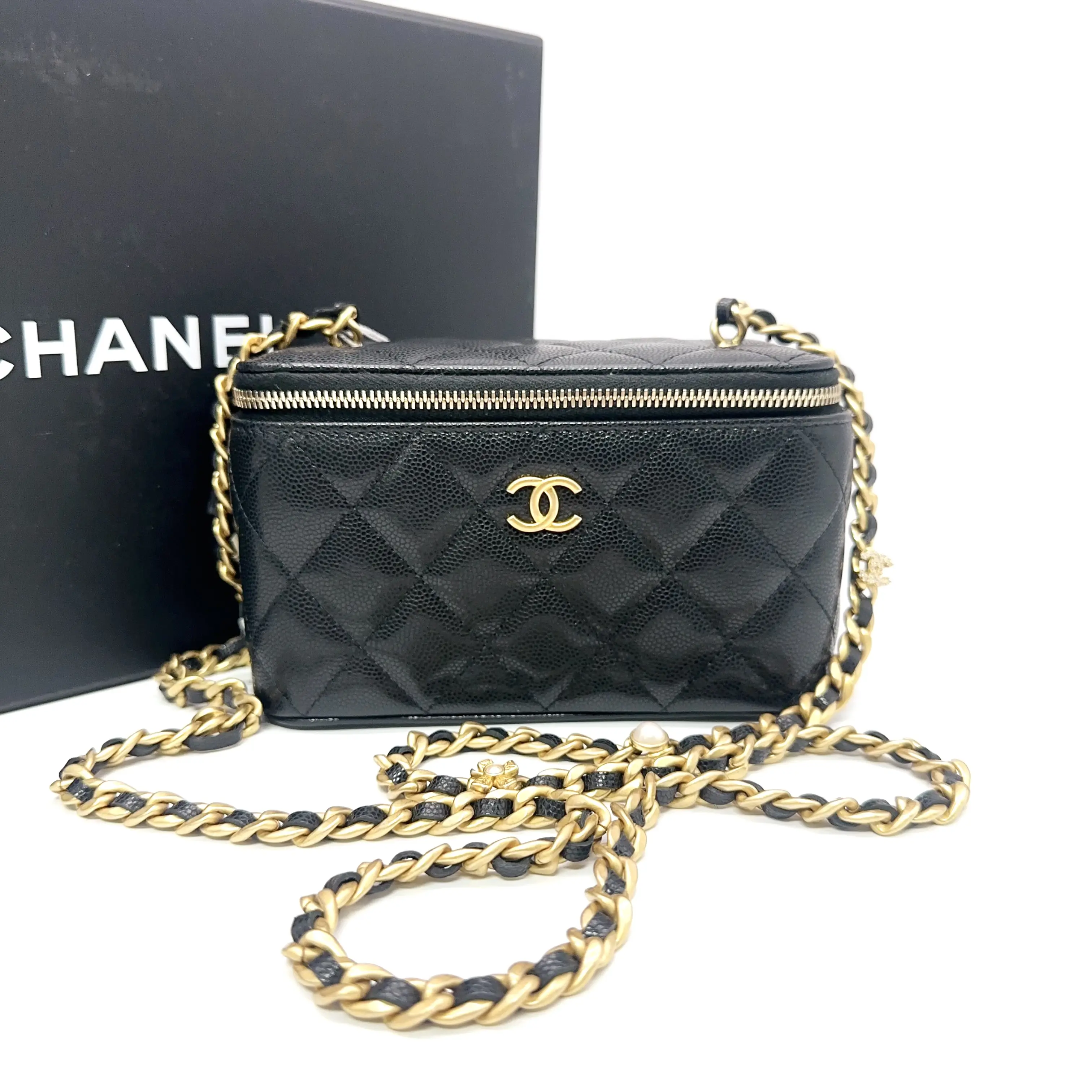 Pre-owned 1 Tote Bags chanel HZ2tk mf4148