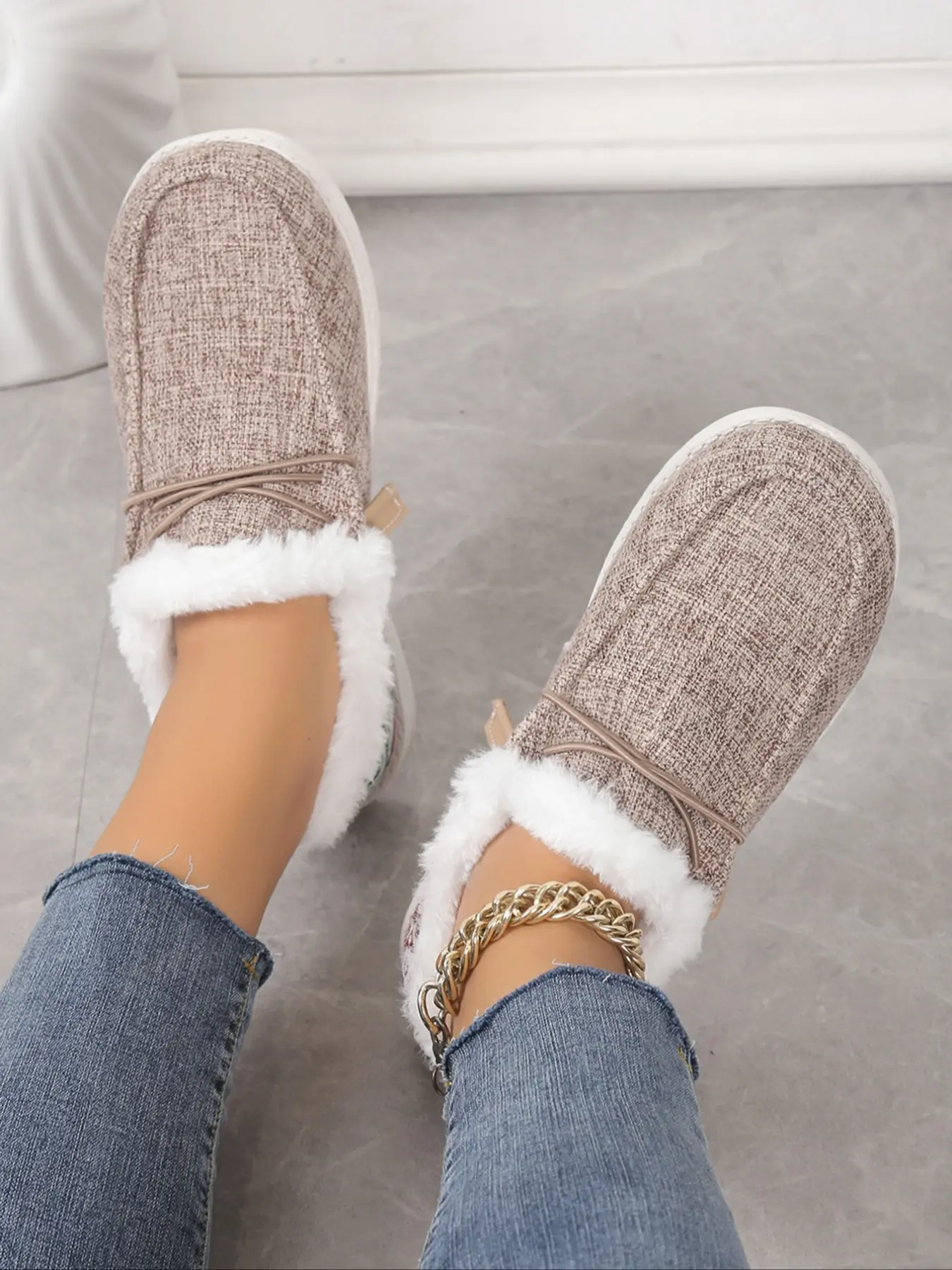 Women's Lace up Fuzzy Trim Low Top Fluffy Shoes, 1 Pair Lightweight Breathable Comfortable Sports Shoes for Daily Wear, Perfect for Students and Outdoor