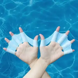 Silicone swimming paddles, lightweight and soft, fit securely without slipping, ergonomic design, suitable for swimming beginners, men, women and children.