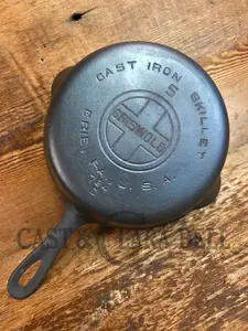 1930's Griswold #5 Cast Iron Skillet with Large Block Logo, 724 C