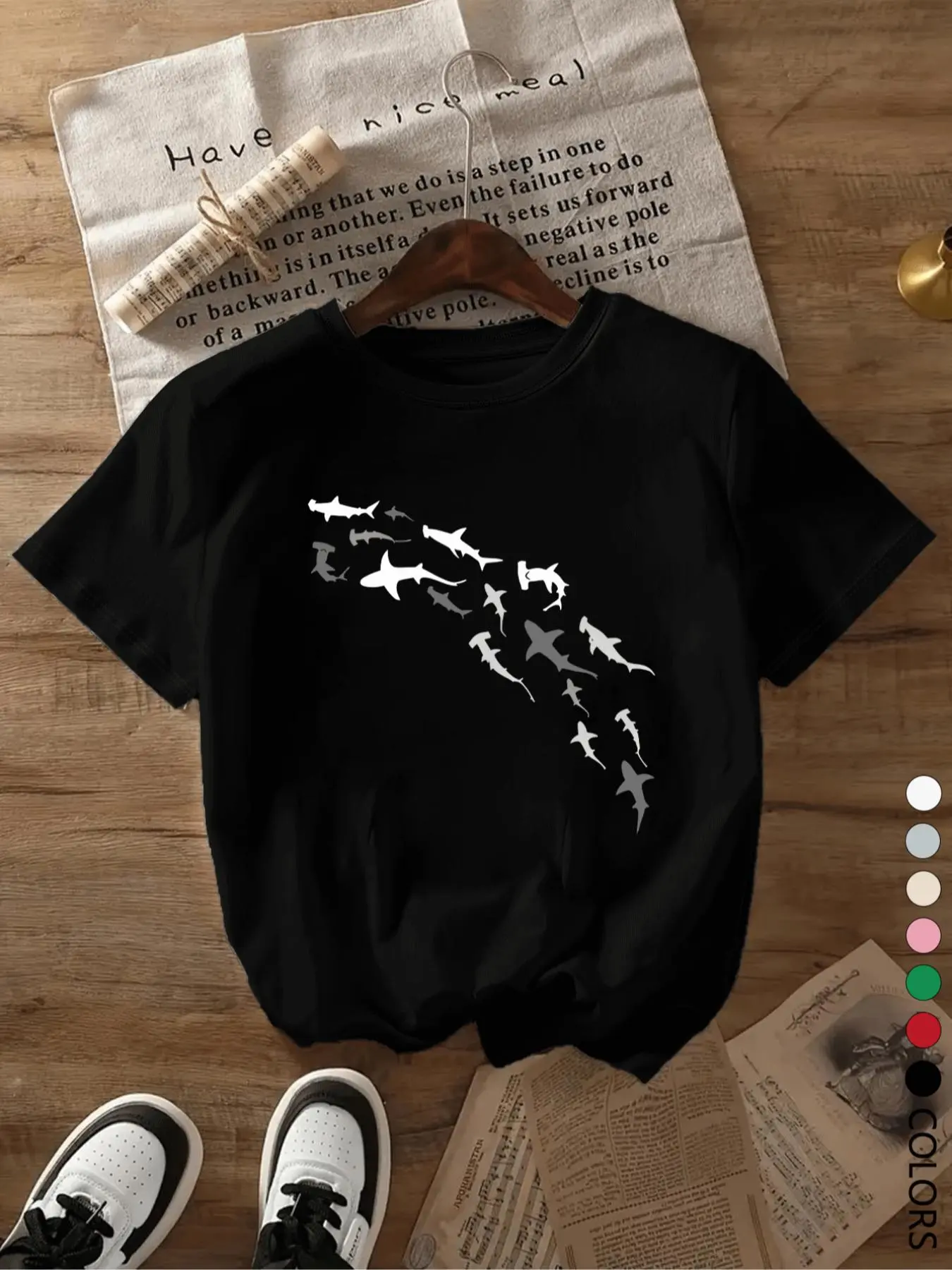 Women's Shark Print Round Neck Tee, Fashion Casual Crew Neck T-Shirt for Daily Holiday Vacation Outdoor Wear, Ladies Clothes for Summer, Top