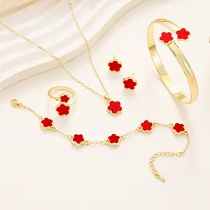 Clover flower necklace set