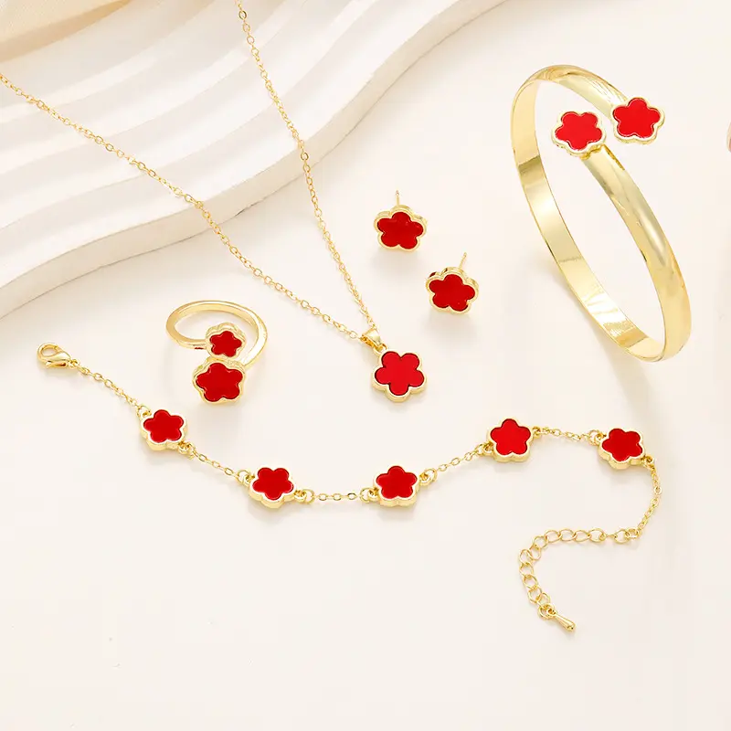 Clover flower necklace set