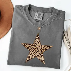 Gildan Women's Crew Neck Short-Sleeve Cotton Fabric T-Shirt - Leopard Print Star Graphic, 90s Casual Streetwear, Light Soft Unisex Top, Trendy Cheetah Design, Ideal for Beach Wear
