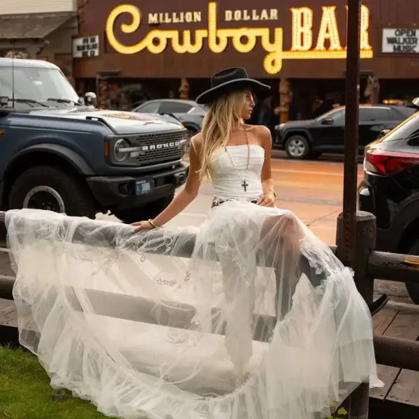 The Western Overskirt