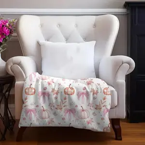 1 Piece Comfortable Pink Pumpkin Halloween Flannel Plush Blanket Soft Velvet Autumn Decoration Suitable for Dormitory, Bedroom Home Cute Autumn Parabola with Festive Pumpkin Leaf Pattern Autumn Room Decoration Autumn Theme Plush Texture 280gsm