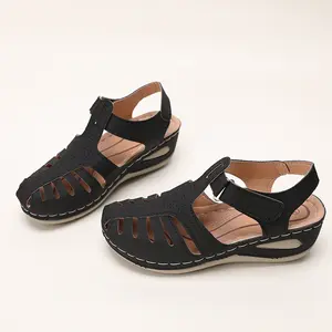 Plus Size Retro Closed Toe Platform Wedge Sandals Women's Summer Comfy Slip On Hole Shoes Round Toe Thick Sole Octopus Sandals Beige PU Rubber Hook Loop Closure