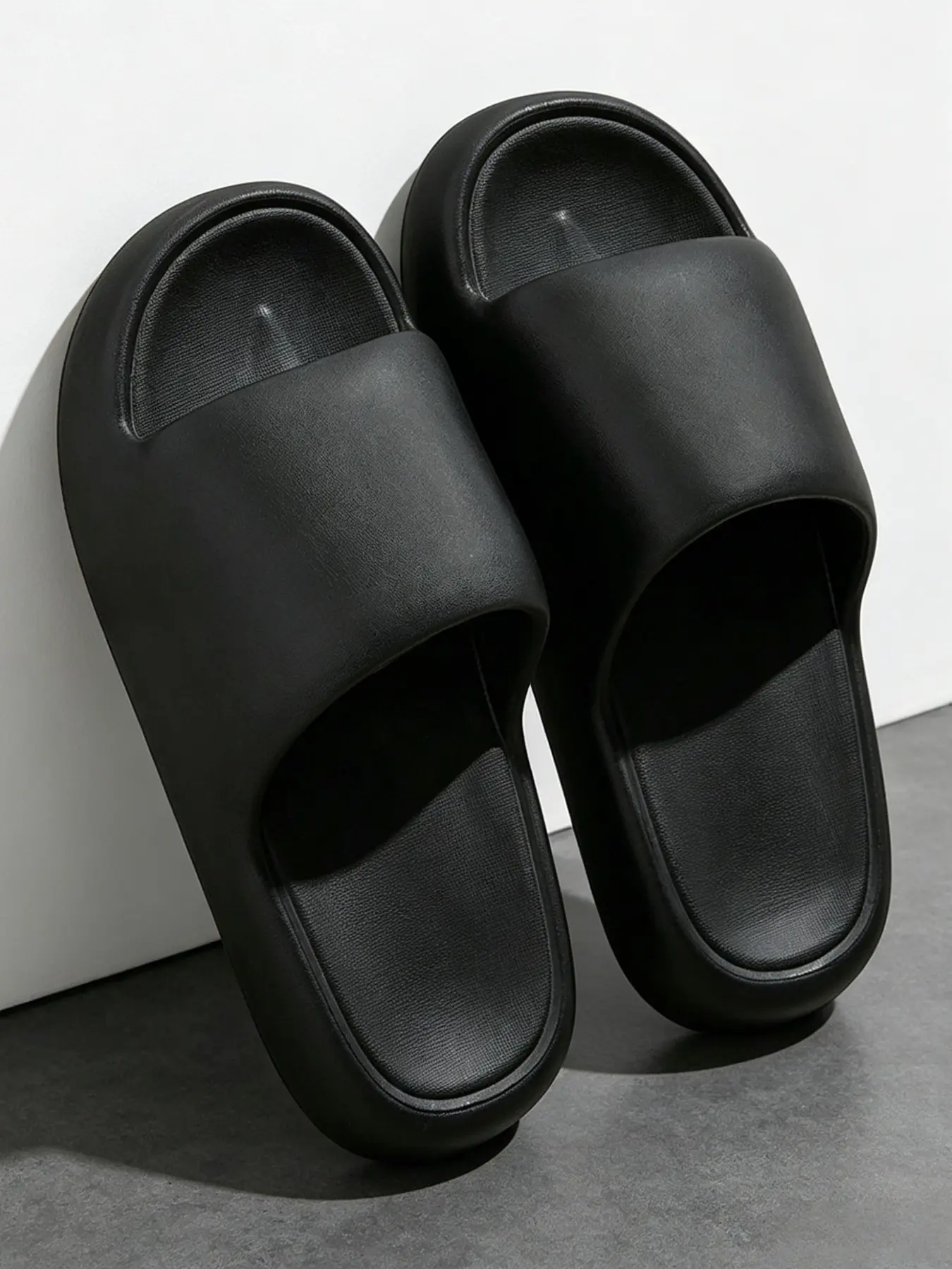 Stylish Quiet Slippers for Women and Men, Summer New Thick Sole Non-Slip Indoor Home Sandals for All Seasons, Casual Eva Footwear