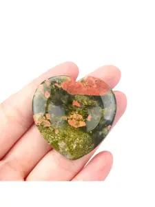 Heart-shaped Natural Crystal Anxiety Relief Stone, Healing Crystal Thumb Stone, Relieves Anxiety, Balances Chakras, Portable Pocket Stone, Universal Birthday Gift for Men and Women