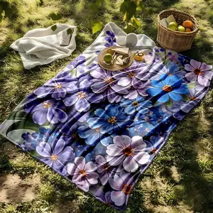 1 piece Purple and blue hydrangea and daisy bouquet themed flannel blanket - Oversized comfortable flannel sofa blanket, suitable for beds and sofas, all-season use, modern design, digitally printed pattern, 100% polyester material, machine