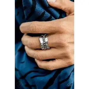 Paparazzi - Scintillating Smolder - silver
