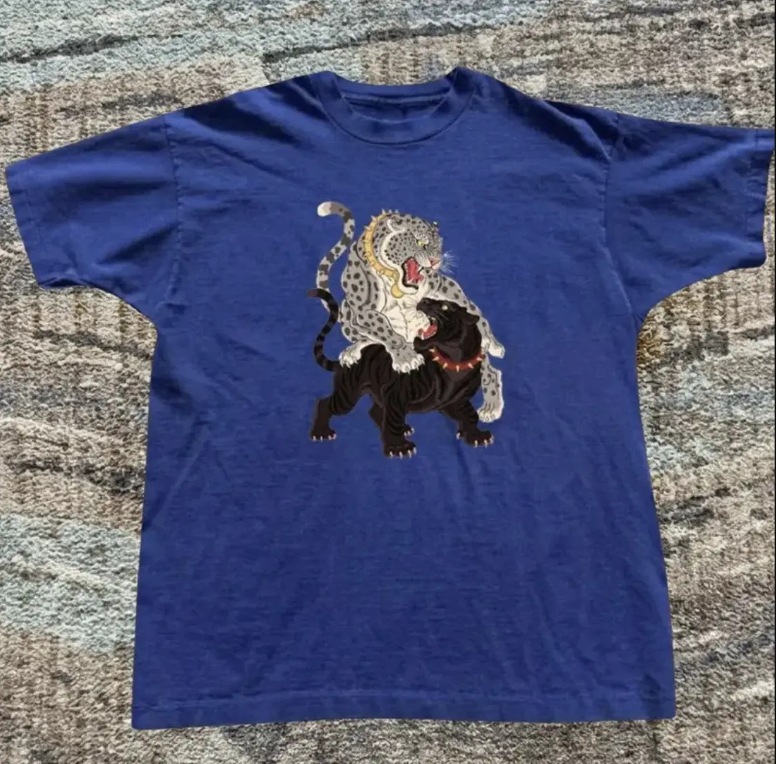 Gildan Men's and Women's T-shirt, Blue Tiger Graphic Tee, Animal Tee, Unisex T-shirt, Gift T-shirt, Y2k Unisex Graphic Tees Gothic Grunge Emo Scene Amity Affliction Style Clothes Menswear Womenswear Streetwear T1