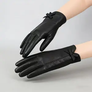 Women's PU Leather Gloves with Wool Lining Bow Design Touchscreen Compatible Five-Finger Warm for Casual Outdoor Use